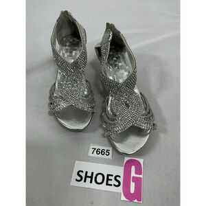 Womans Excellent Condition Delicacy Platform Formal Sandals 8 Silver Rhinestone
